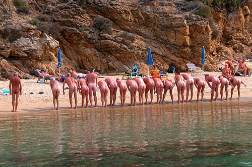 Nudistes à Little Banana Beach