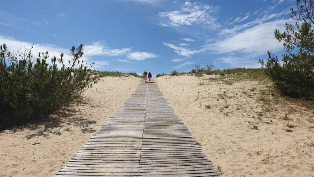 La Jenny Plage est une station naturiste quatre étoiles.