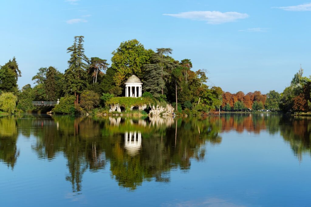 Lac Dauphin dans le parc du Bois de Vincennes